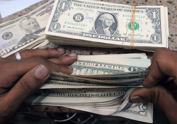 الدولار يستقر أمام الجنيه في أول عطاء للمركزي بعد استقالة رامز 1 يءئ