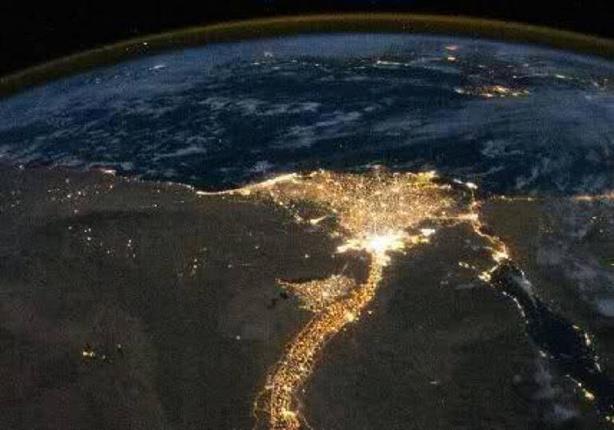 الأرصاد تلتقط صورة لمصر ليلًا: تظهر وكأنها "اللوتس الفرعونية" 1 2015_10_1_21_12_46_939
