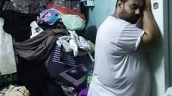 بالفيديو .. صاحب أشهر صورة لغرق الإسكندرية: الميه زى ما هى ومفيش كلمة واحدة تصبرنا 1 حارس عقار الاسكندرية
