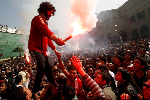 أولتراس أهلاوي ينفي التصدي لجمهور الأهلي: «من لا يستطيع تحمل المسؤولية عليه الرحيل» 1 صورة ارشيفية