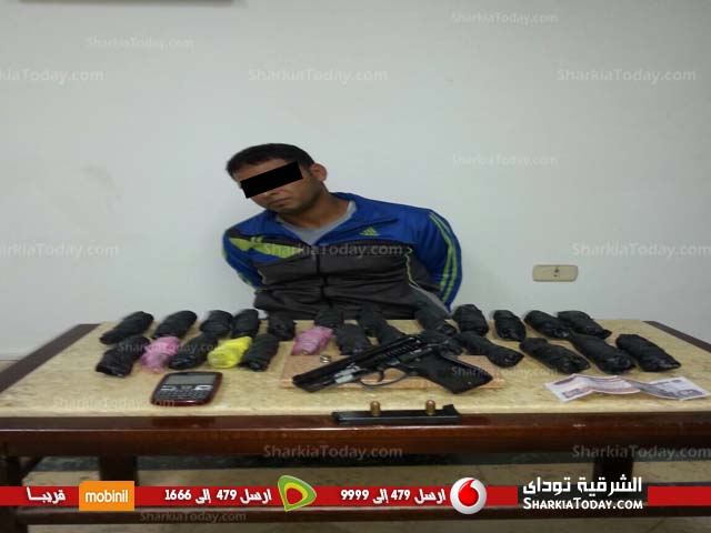 ضبط مسجل خطر محكوم عليه بالمؤبد وبحوزته مواد مخدرة وسلاح ناري بصان الحجر 11 ضبط مسجل خطر محكوم عليه بالمؤبد وبحوزته مواد مخدرة وسلاح ناري بصان الحجر