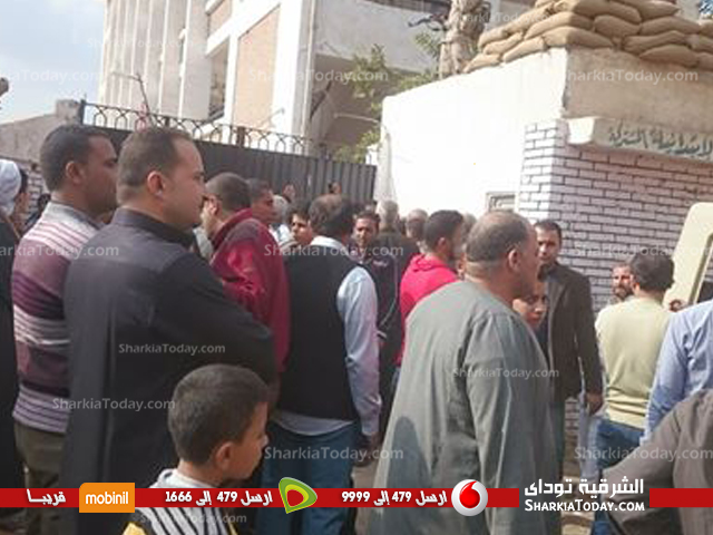 أبرز 3 مشاهد بانتخابات نواب الشرقية..وفاة مخبر ..و ناخب يبطل صوته بـ70 جنيه ..و توقف التصويت فى 4 لجان 3 اغلاق لجان الانتخابية بقرية الزوامل ببلبيس لمدة 3 ساعات (2)