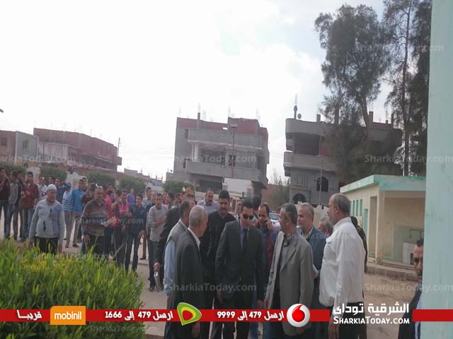 محافظ الشرقية يتفقد مدرسة الشهيد صلاح سليم بقرية بني عامر بالزقازيق (3)