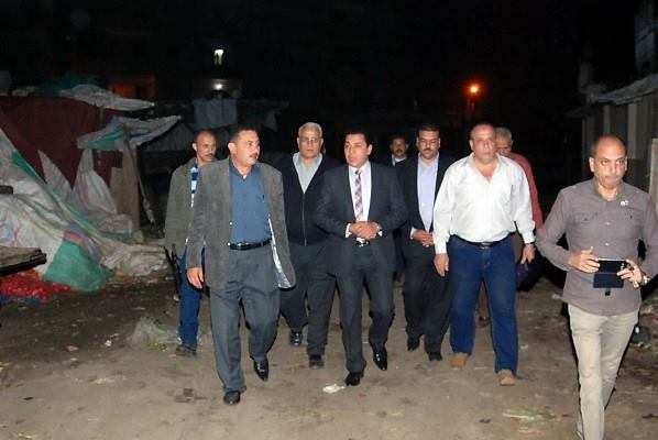 بالصور..جولة ليلية مفاجئة لمحافظ الشرقية بمدينة الزقازيق 1 12208470_919954001425663_8637709141168060369_n