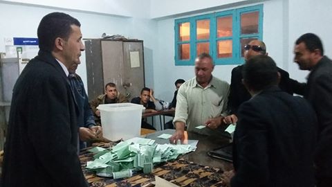 الدكتور احمد عبداللطيف يتصدر اللجنة رقم 139 بالمدرسة الاعدادية بالظواهرية بالحسينية 3 12246859_870158166415310_5453243661976951673_n