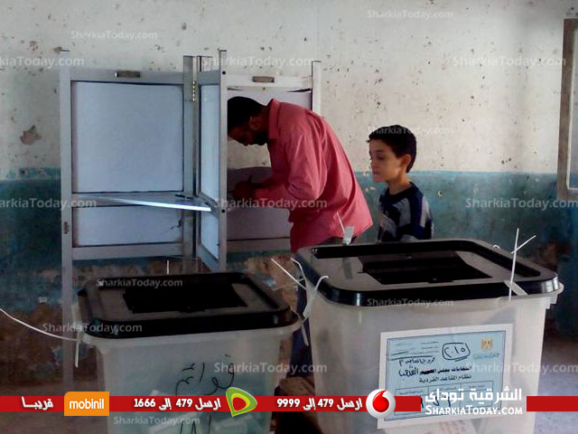 بالصور..اقبال متوسط للتصويت فى بلبيس مع جولات مستمرة للمرشحين باللجان الانتخابية 2 5