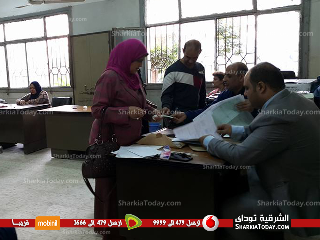 أبرز 3 مشاهد بانتخابات نواب الشرقية..وفاة مخبر ..و ناخب يبطل صوته بـ70 جنيه ..و توقف التصويت فى 4 لجان 1 اقبال متوسط للناخبين فى اليوم الثانى بلجنة المعهد الفنى التجارى (3)