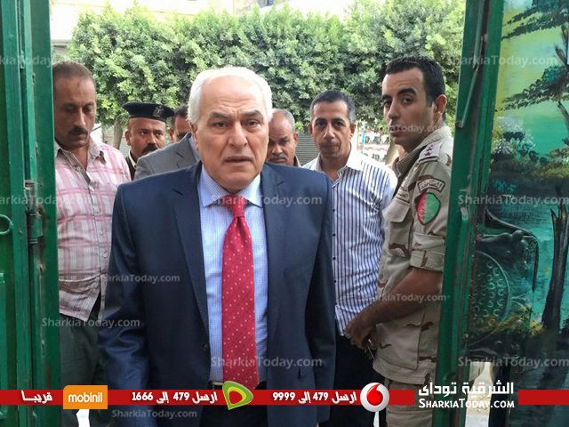 رئيس لجنة الانتخابات بالشرقية يدلي بصوته بمدرسة الثانوية بنات بالزقازيق 19 رئيس لجنة الانتخابات بالشرقية يدلي بصوته في مدرسه الثانويه بنات بالزقازيق. 3