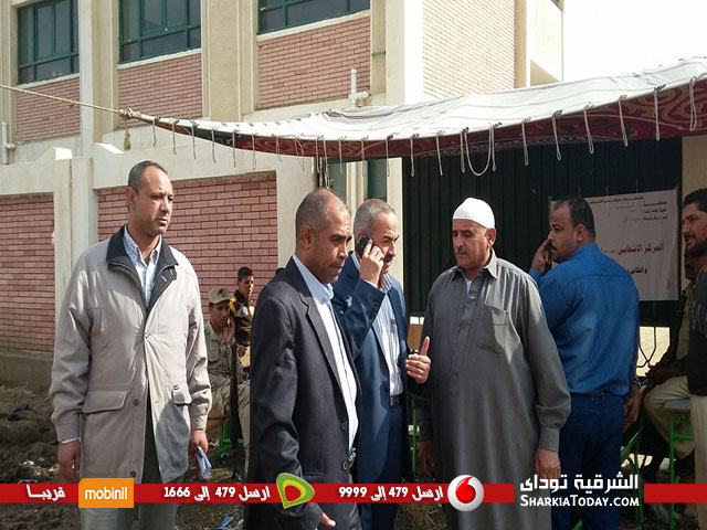 رئيس مجلس مدينة صان الحجر يتابع سير الانتخابات بمدرسة الرست الإعدادية (2)
