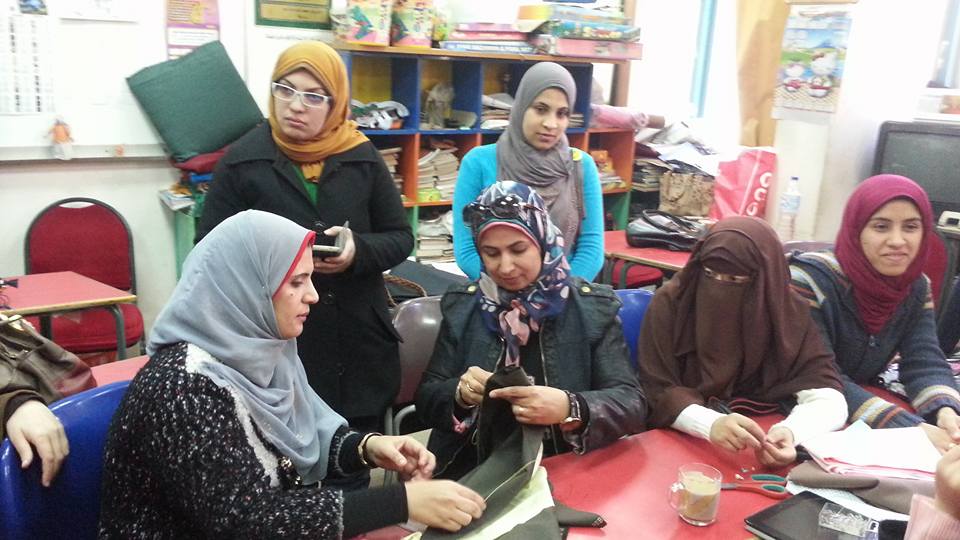 فرع ثقافة الشرقية يقيم فاعليات ورشة الأشغال الفنية التراثية بالزقازيق 1 10407548_987056638031998_6317009203593494621_n
