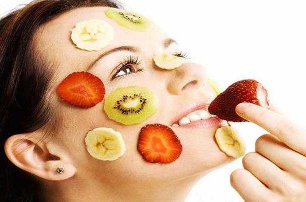 خمسة أطعمة لبشرة أجمل وشعر أكثر لمعاناً 1 2015-635857051867769232-776_608x403