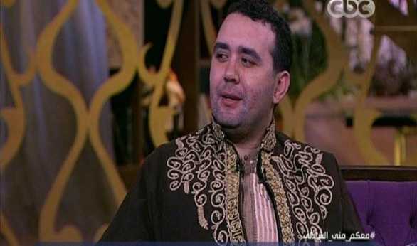 شاهد.. مدرس يشرح منهج التاريخ بالأغانى والتمثيل 1 688 (1)