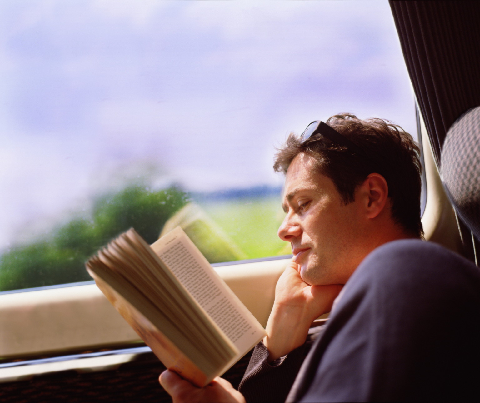 o READING A BOOK facebook