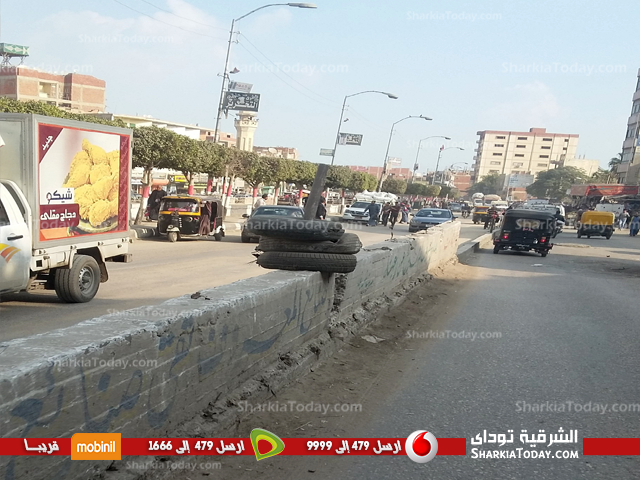 بالصور .. الحواجز الخرسانية بمدخل مدينة أبوحماد تُثير غضب المواطنين 4 حواجز