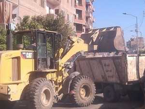 قام السيد المهندس رئيس حى اول بمتابعة اعمال النظافه للفتره الصباحيه (1)