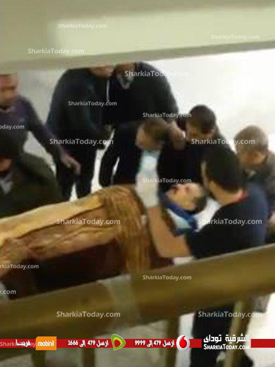 لحظة وصول الدكتور عبدالحكيم نور الدين مستشفى الجامعة بعد محاولة إغتياله2