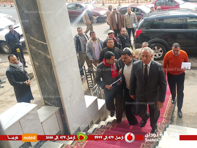 بالفيديو..محافظ الشرقية يفتتح مركز خدمة المواطنين 3 محافظ الشرقية يفتتح مركز خدمة المواطنين بديوان عام المحافظة (1)