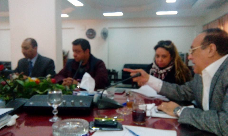 الغرفة التجارية تتصدى لإنتشار القمامة بشوارع الزقازيق 4 12509567_149295472108980_3192529973872056248_n