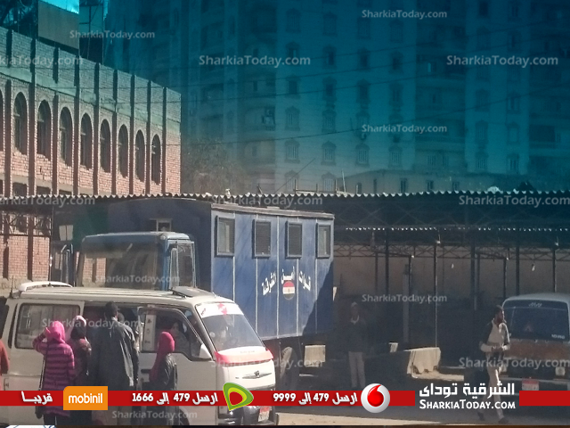 الأمن يتمركز بموقف القاهرة القديم بوسط مدينة الزقازيق لمنع عودة السائقين 1 الأمن
