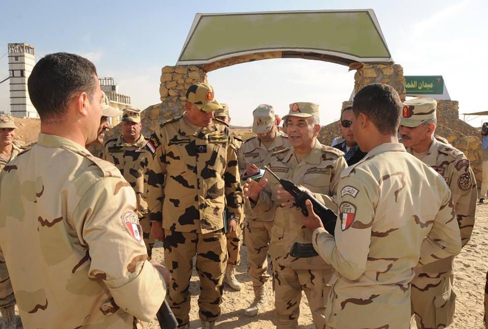 الفريق محمود حجازى يتفقد الإعداد والتدريب القتالي لعناصر القوات الخاصة (2)