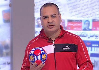 القرموطي مرتديا زي منتخب اليد : هؤلاء اللاعبون يحاربون الإرهاب 18 القرموطي مرتديا زي منتخب اليد