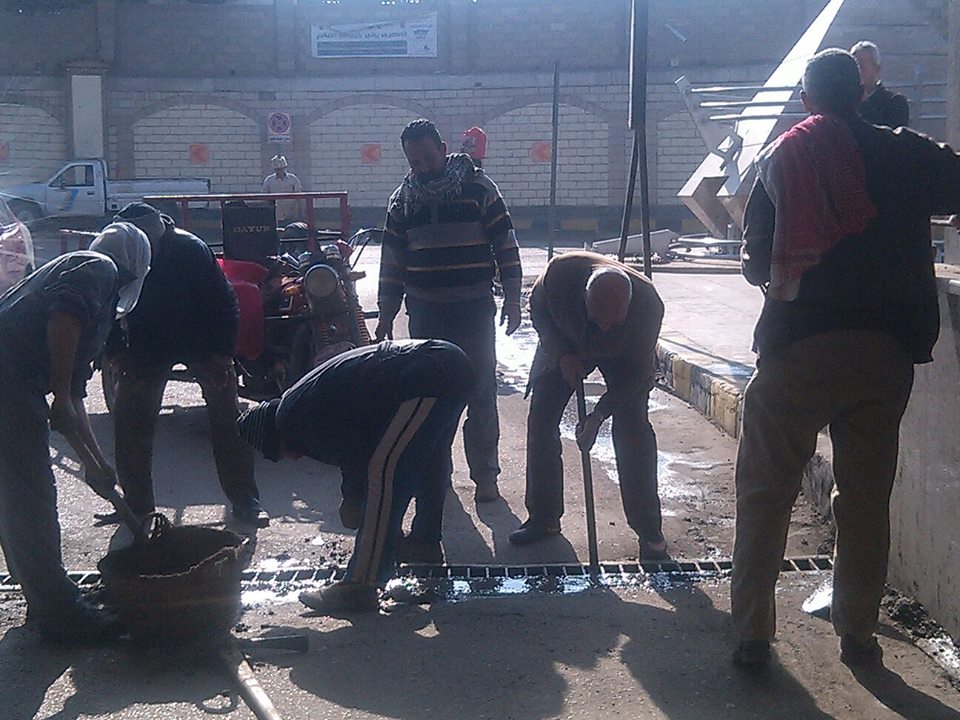 رئاسة حي أول الزقازيق تتابع أعمال شفط مياه الأمطار (3)