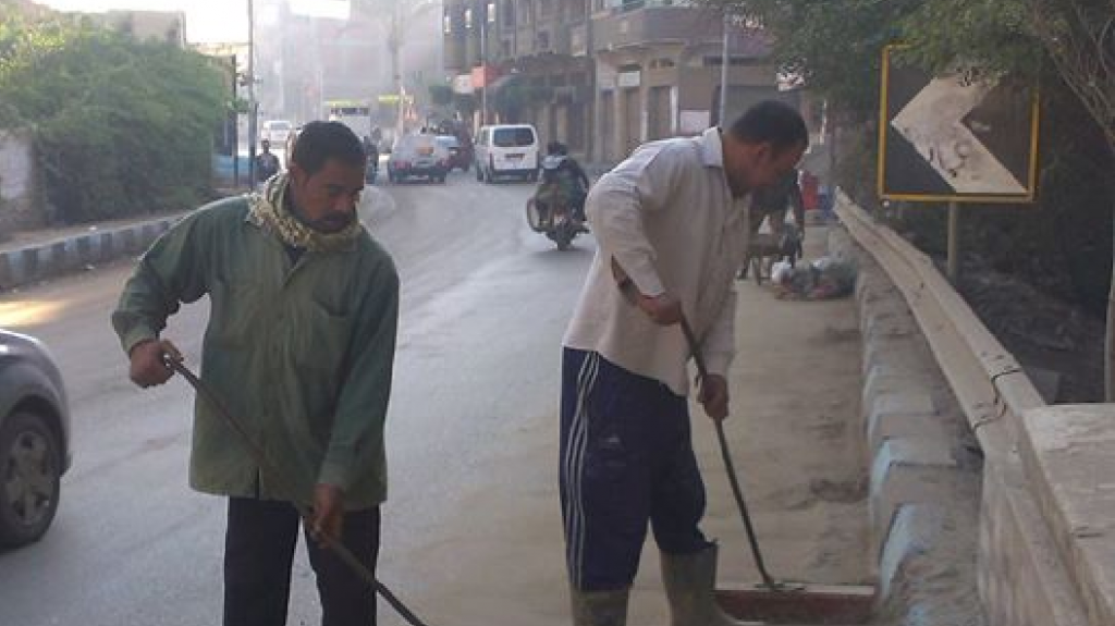 رئيس مدينة القنايات تقود حملة لتنظيف الشوارع وإزالة الإشغالات