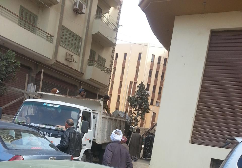 سحب خلاطة من عقار مخالف بنطاق حي أول الزقازيق