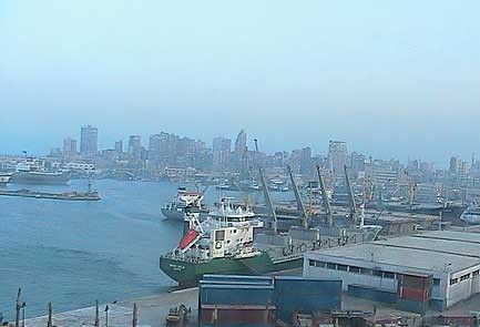 لليوم الثالث إغلاق بوغازي ميناء الاسكندرية بسبب سوء.42561