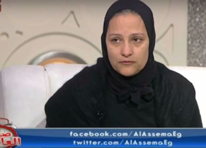 والدة الشهيد باسم فاروق باكية: «قال لي هتبقي أم الشهيد» 13 والدة شهيد