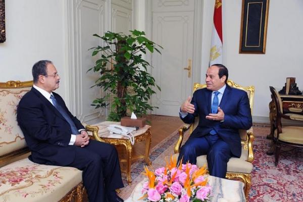 السيسي يلتقي وزير الداخلية في شرم الشيخ