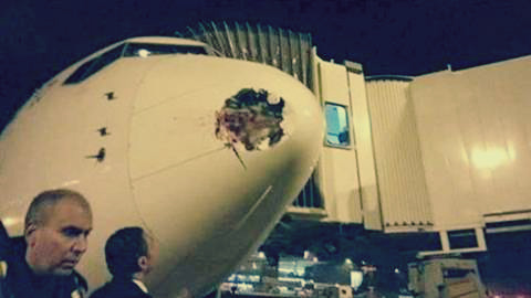 ثقب في طائرة مصرية كاد يتسبب في كارثة فوق لندن