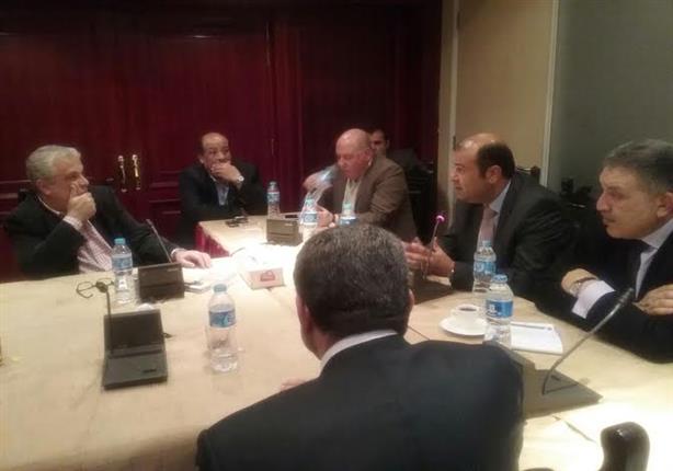 وزير التموين يتفق مع شركات الصرافة على سعر يومي موحد للدولار 1 وزير التموين يتفق مع شركات الصرافة على سعر يومي موحد للدولار