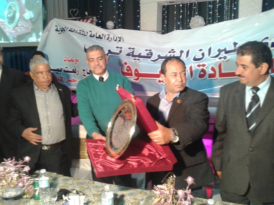 رئيس مدينة الزقازيق يشهد حفل تكريم الأم المثالية بنادي الطيران بالشرقية 2 12439275_1210471105637713_5277641947818104293_n