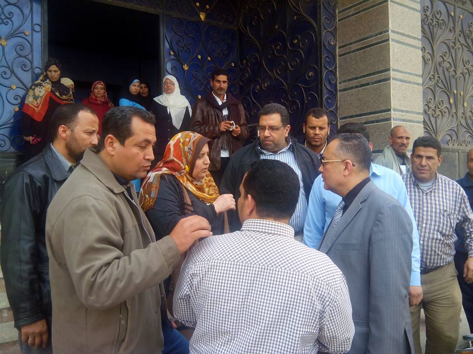 مدير التأمين الصحي بالشرقية يتفقد عيادة كفر صقر 1 12814575_1147142071976484_6570320789894000491_n