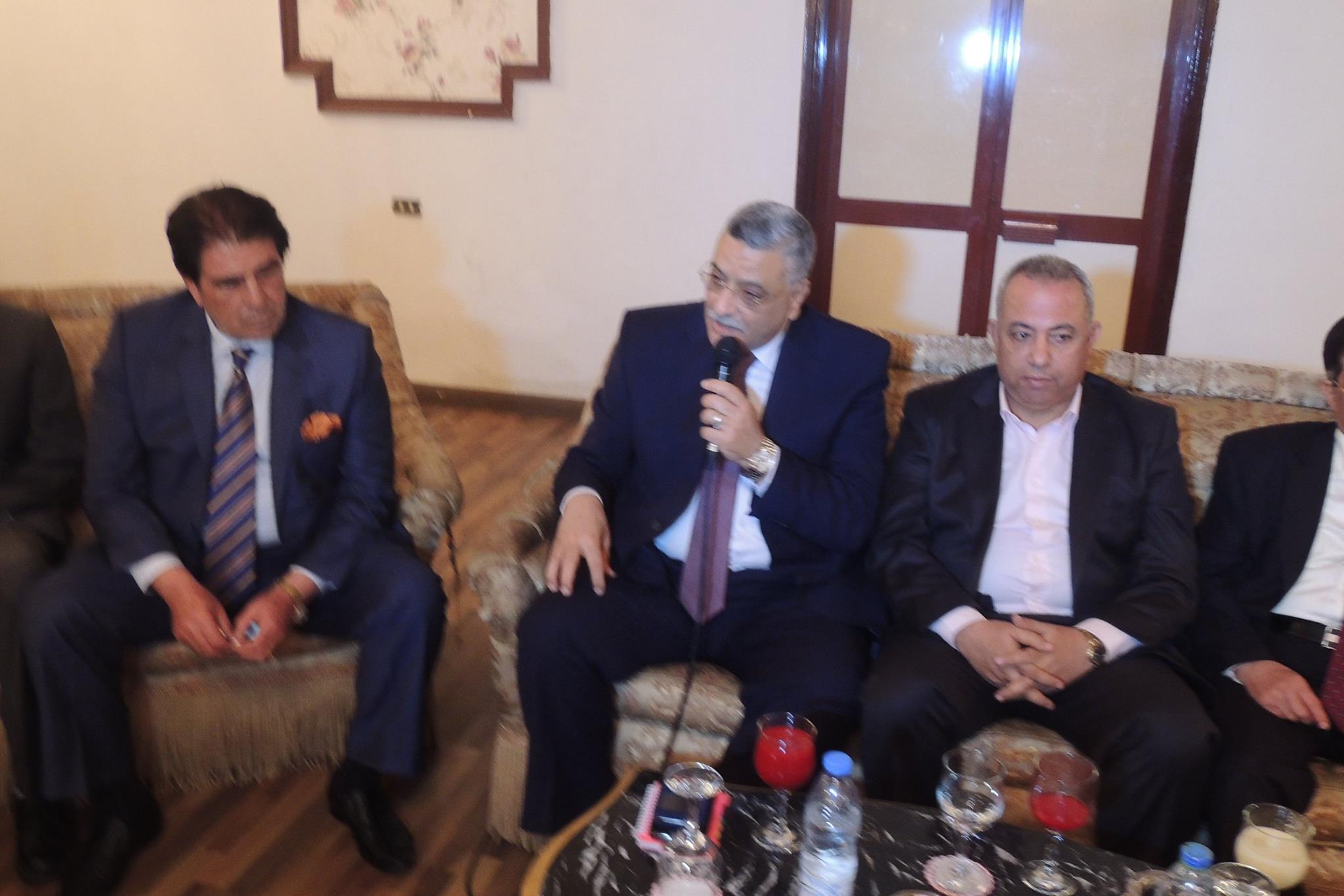 بالصور.. مدير أمن الشرقية يعقد إجتماع مع النواب لمناقشة الوضع الأمني بحضور المحافظ 1 12901106_842706902523333_3951248599632807775_o
