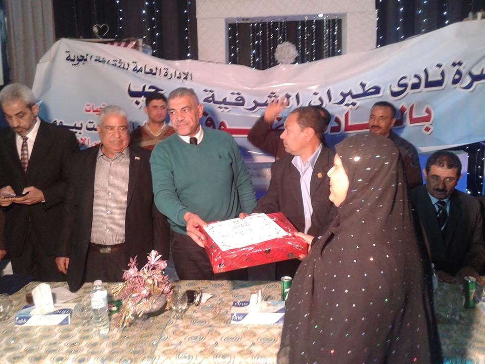 رئيس مدينة الزقازيق يشهد حفل تكريم الأم المثالية بنادي الطيران بالشرقية 3 12924345_1210485628969594_4789032486786796382_n