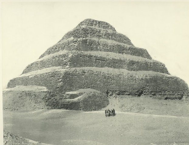 30 صورة نادرة لمصر ترصد شكل الحياة منذ 146 عام 18 30 صورة نادرة لمصر ترصد شكل الحياة منذ 146 عام النيل يمر بجوار الأهرامات (18)