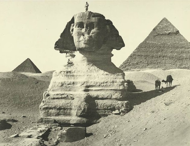 30 صورة نادرة لمصر ترصد شكل الحياة منذ 146 عام 19 30 صورة نادرة لمصر ترصد شكل الحياة منذ 146 عام النيل يمر بجوار الأهرامات (19)