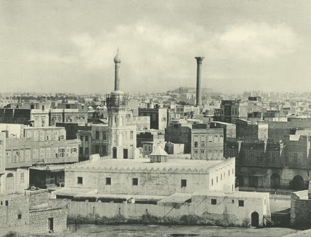 30 صورة نادرة لمصر ترصد شكل الحياة منذ 146 عام 2 30 صورة نادرة لمصر ترصد شكل الحياة منذ 146 عام النيل يمر بجوار الأهرامات (2)