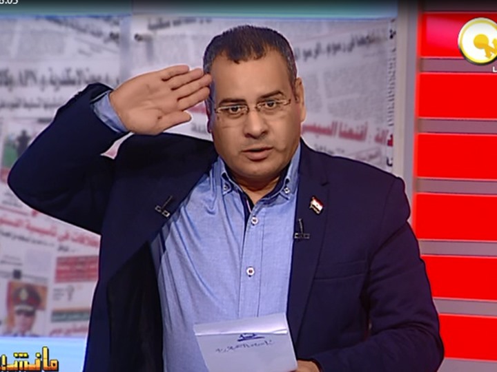 «القرموطي» يؤدي اليمين الدستورية ويقدم التحية العسكرية على الهواء 10 320162318405