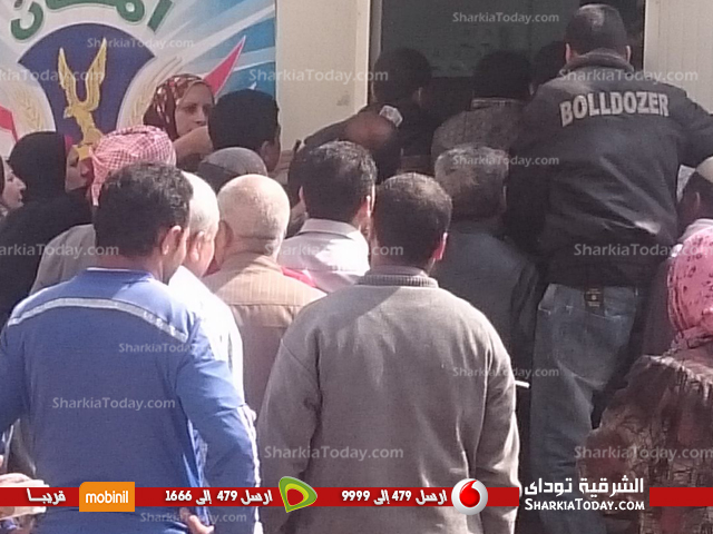 ازدحام شديد علي منافذ بيع لحوم وسلع وزارة الداخلية بديرب نجم‏ 2