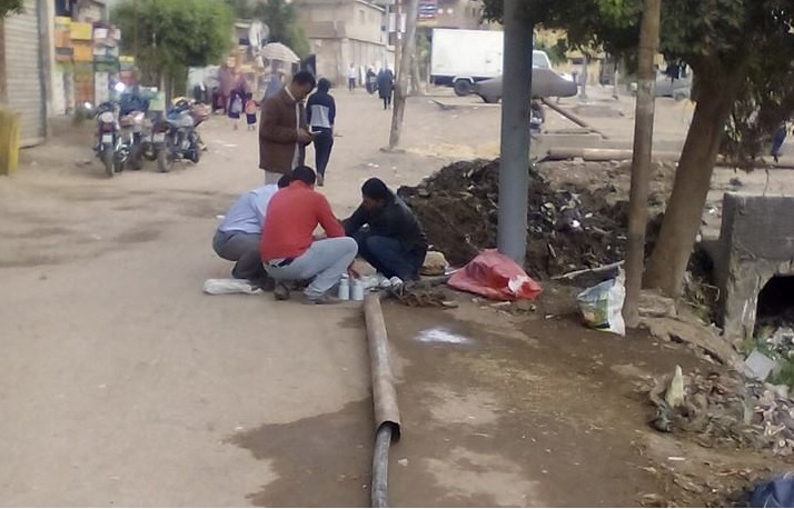 بالصور..استجابة لما نشرته الشرقية توداي..حل مشكلة الكهرباء بقرية الجديدة بمنيا القمح 1 استجابة لما نشرته الشرقية توداي..حل مشكلة الكهرباء بقرية الجديدة بمنيا القمح (1)
