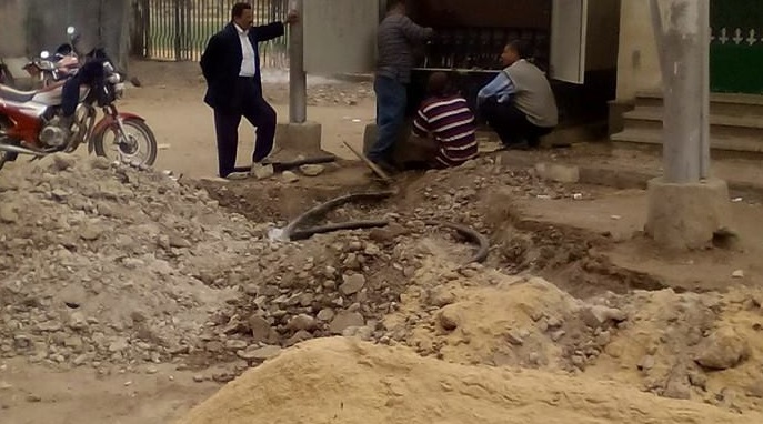 بالصور..استجابة لما نشرته الشرقية توداي..حل مشكلة الكهرباء بقرية الجديدة بمنيا القمح 4 استجابة لما نشرته الشرقية توداي..حل مشكلة الكهرباء بقرية الجديدة بمنيا القمح (4)