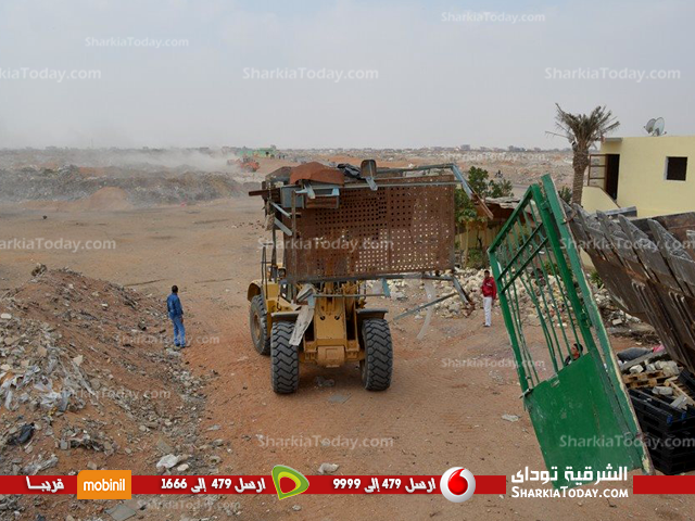بالصور.. أكبر حملة لإزالة التعديات والإشغالات بالعاشر من رمضان بمشاركة الجيش والشرطة 2 عاشر