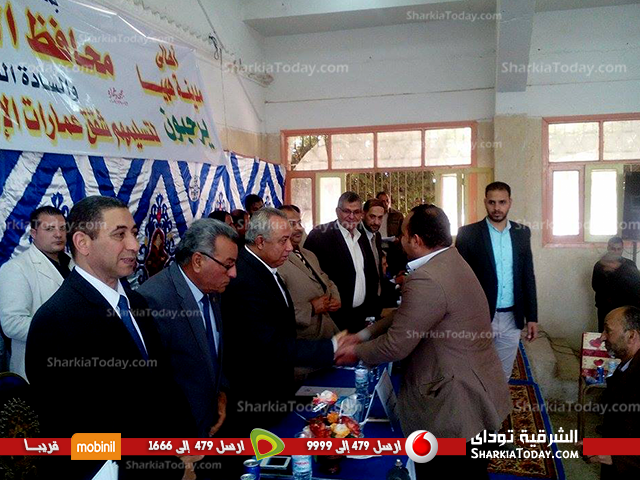 محافظ الشرقية يسلم مواطني ههيا شقق الإسكان الإجتماعي (6)