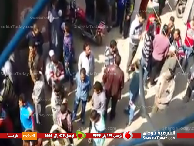 بالصور..تواجد القيادات الأمنية في مكان حادث السطو على البنك الزراعي بقرية «عليم» بأبوحماد 1 محيط