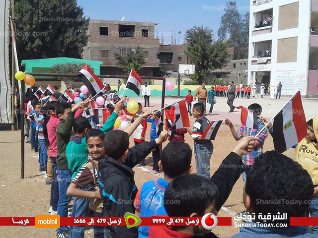 بالصور..مدرسة الوحدة الإبتدائية بالقنايات تقيم احتفالاً بمناسبة عيد الأم 8 مدرسة الوحدة الإبتدائية بالقنايات تقيم احتفالاً بمناسبة عيد الأم (8)