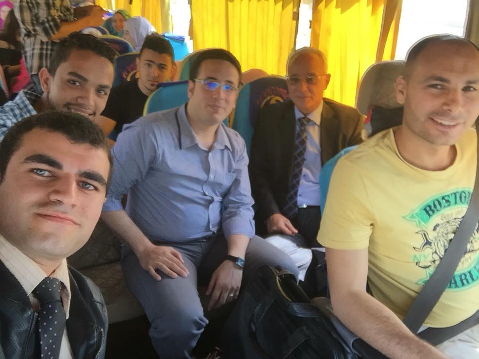 حصول طلاب آداب الزقازيق على المركز الثاني بمسابقة أفضل مشاريع التخرج بجامعات مصر 4 13095748_838952316209950_3172578949111631667_n