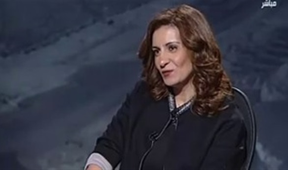 بالفيديو.. وزيرة الهجرة لـ زوجها على الهواء: «شكراً إنك مستحملني» 1 826